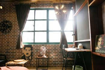 Baker Street Design Inn Тайнан Екстериор снимка